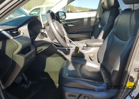 2020 Toyota Rav4 Xle z USA, uszkodzony, nr VIN JTMP1RFV7LD056257